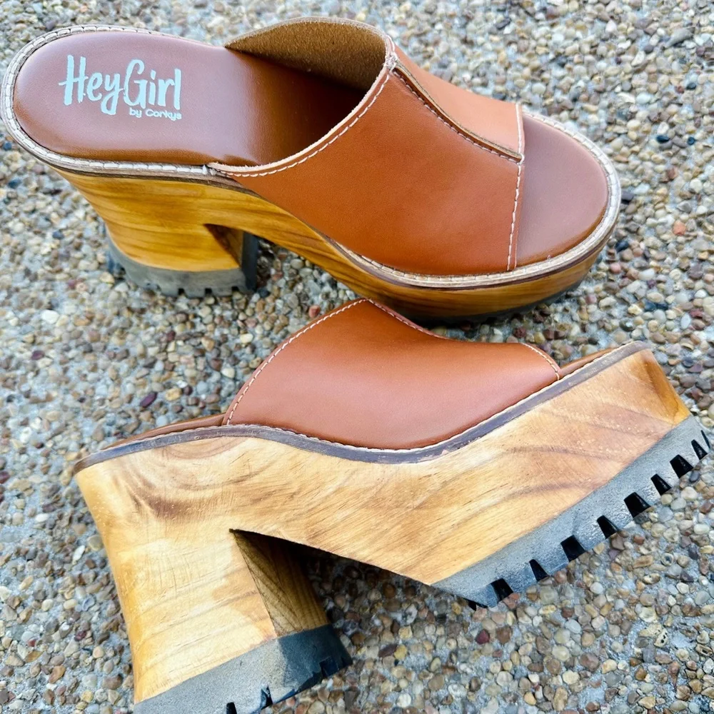 Corkys Block Party Platform Heel Camel; new in original box - Picture 1 of 2